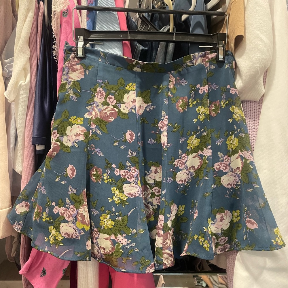 Show me your mumu skirt size Small!